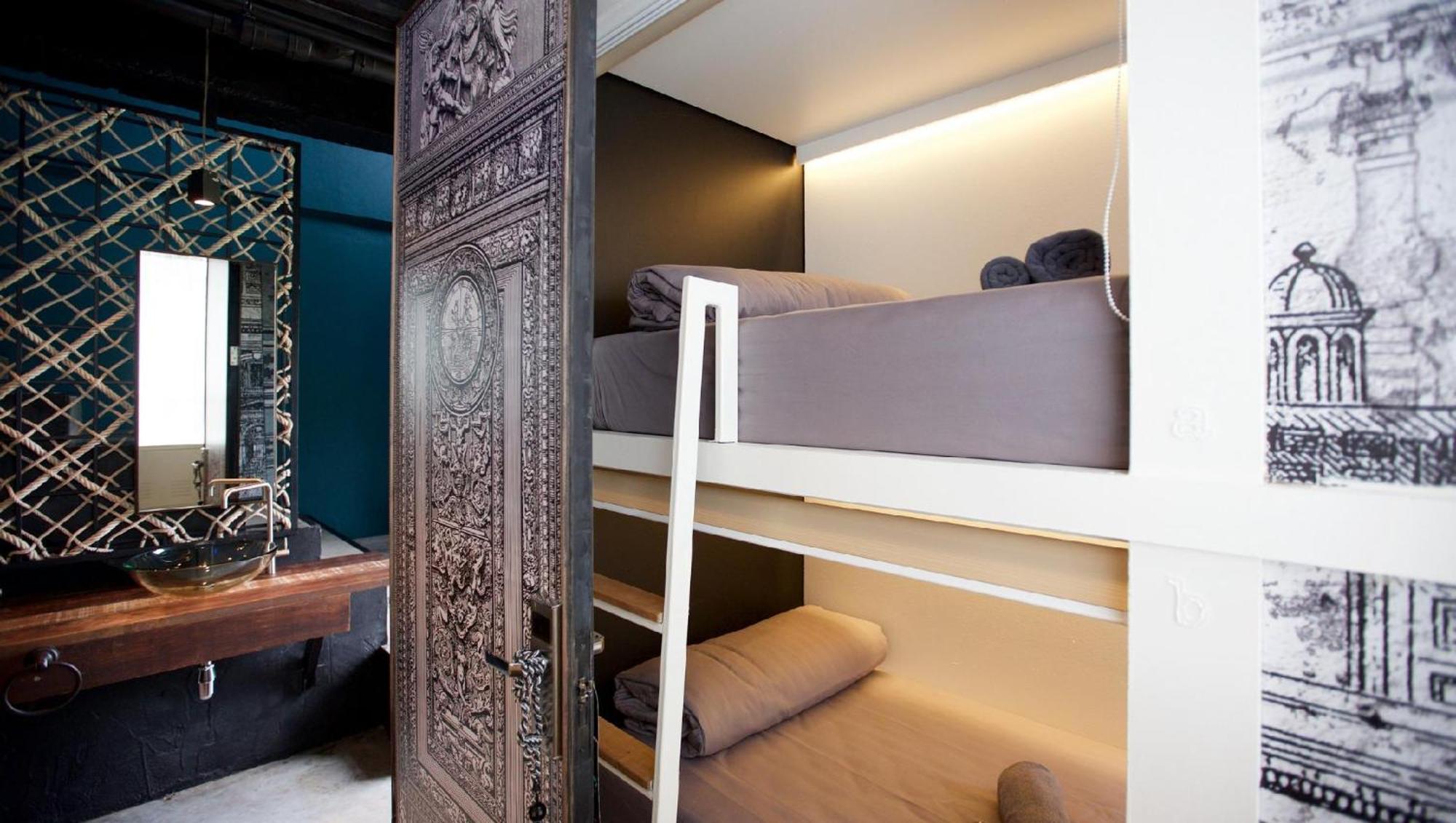 Shade House - Phuket Downtown Hostel Екстериор снимка