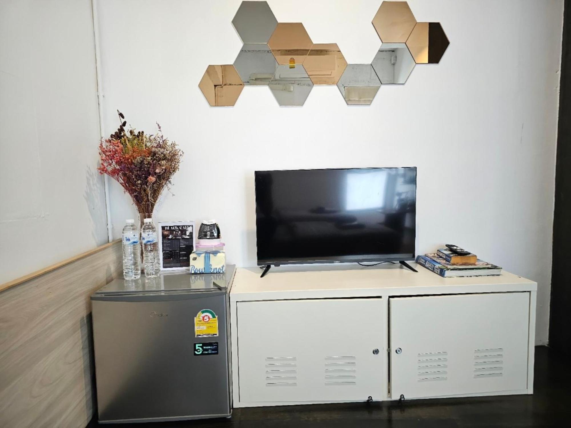 Shade House - Phuket Downtown Hostel Стая снимка
